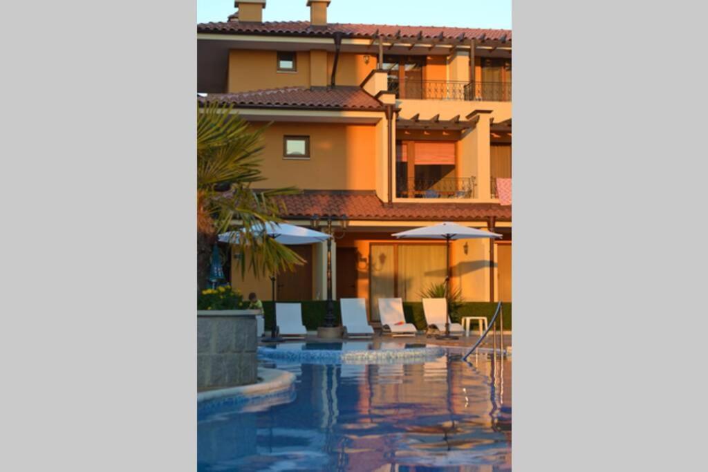 Стyдия В Комплексе Marinavill Sveti-Vlas Sweti Wlas Exterior foto