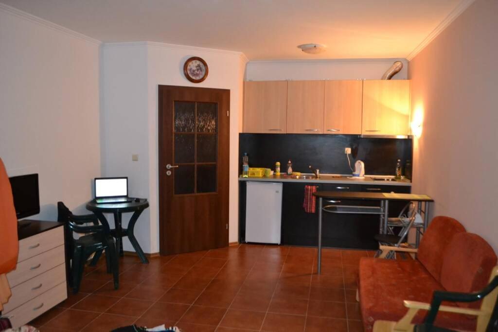 Стyдия В Комплексе Marinavill Sveti-Vlas Sweti Wlas Exterior foto
